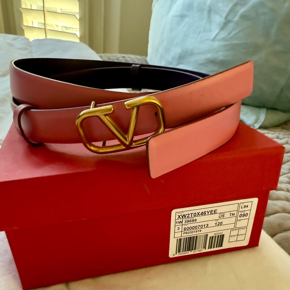 Valentino reversible Pink/Purple Belt with Gold V Buckle